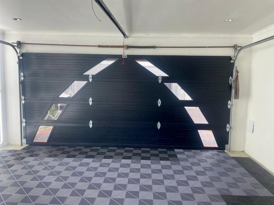 3 Bedroom Property for Sale in Sandown Western Cape